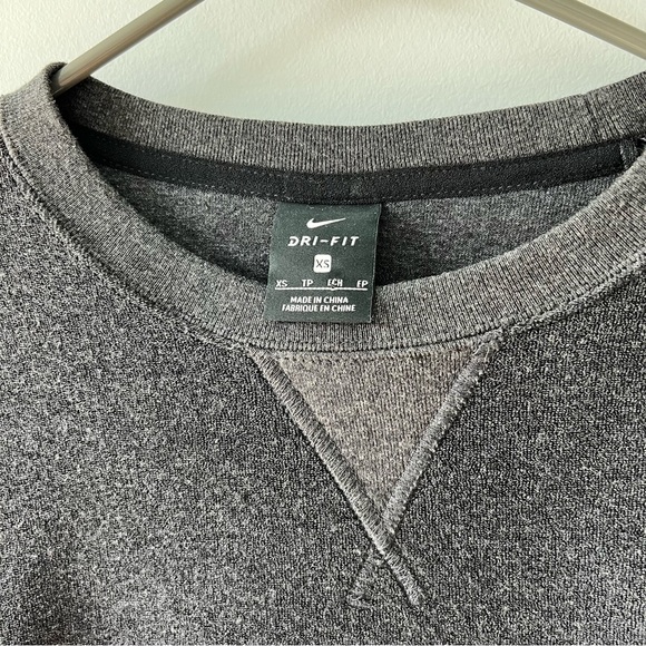 Nike Dri-Fit bell-sleeve French terry top - Picture 3 of 6